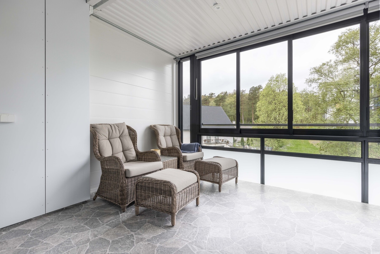 Balkongene ble oppgradert som et felles prosjekt i borettslaget sammen med balansert ventilasjon, og gav borettslaget et løft Galleribilde