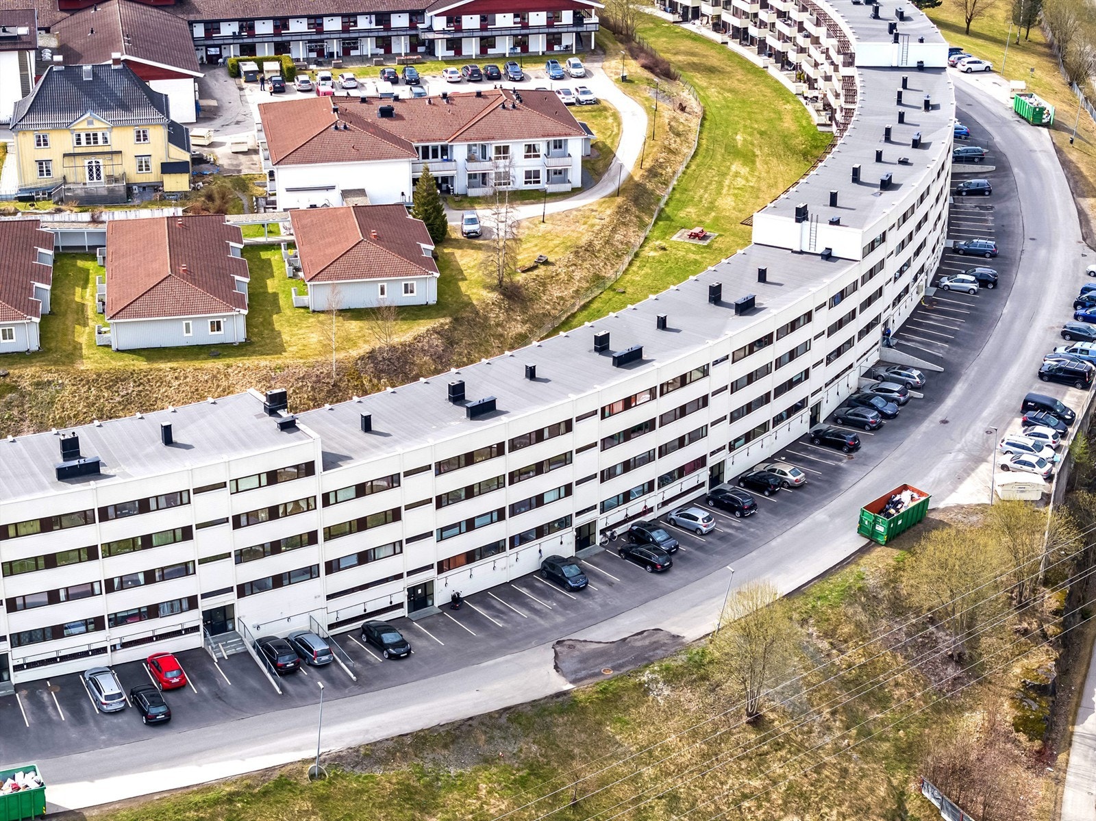 Det er godt med parkering i borettslaget Galleribilde