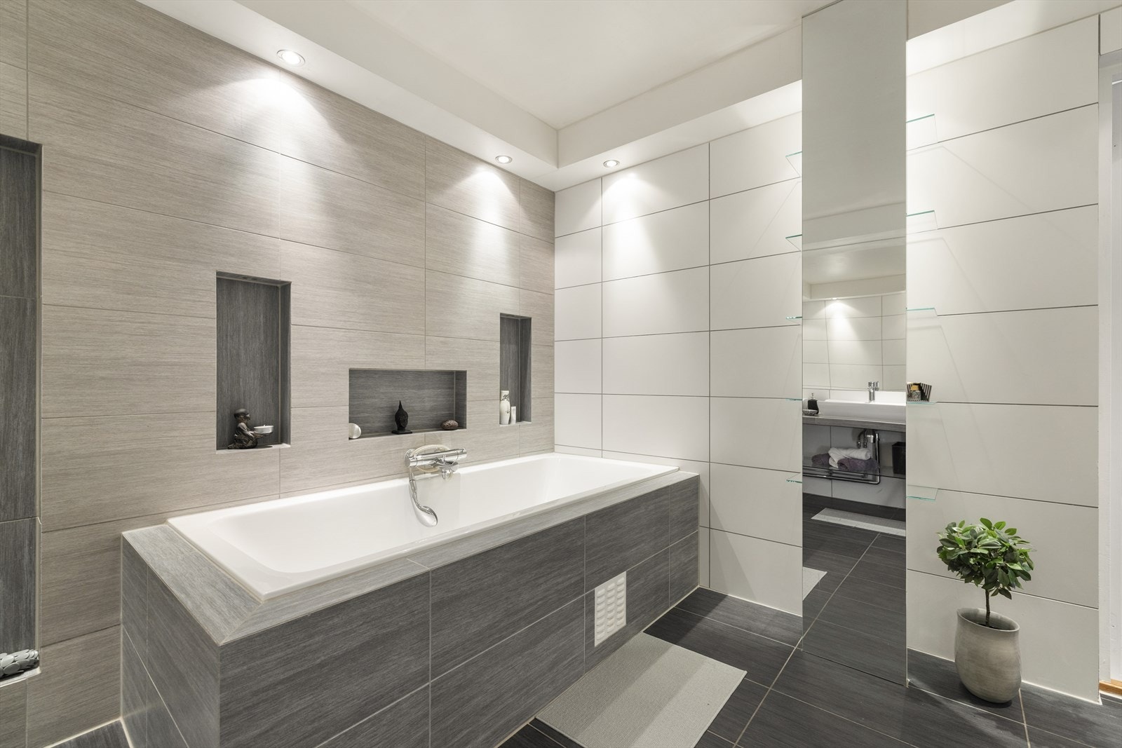 Kjempe fint innebygget badekar Galleribilde