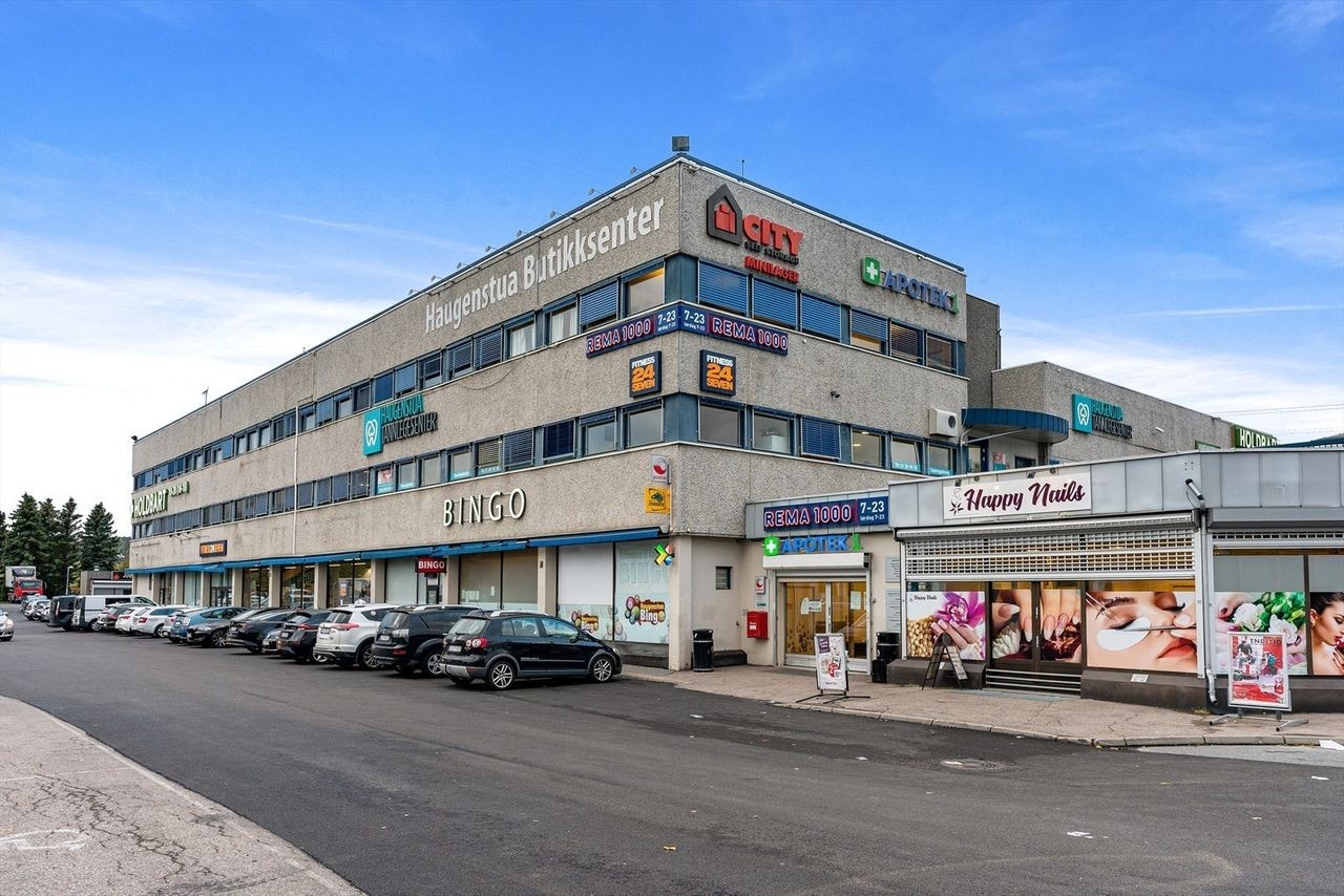 Du finner det meste av servicetilbud ved Haugenstua torg med både Rema 1000 Galleribilde