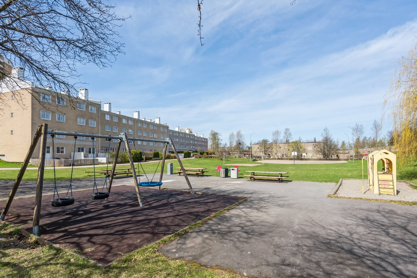 Fine uteområder for barna Galleribilde