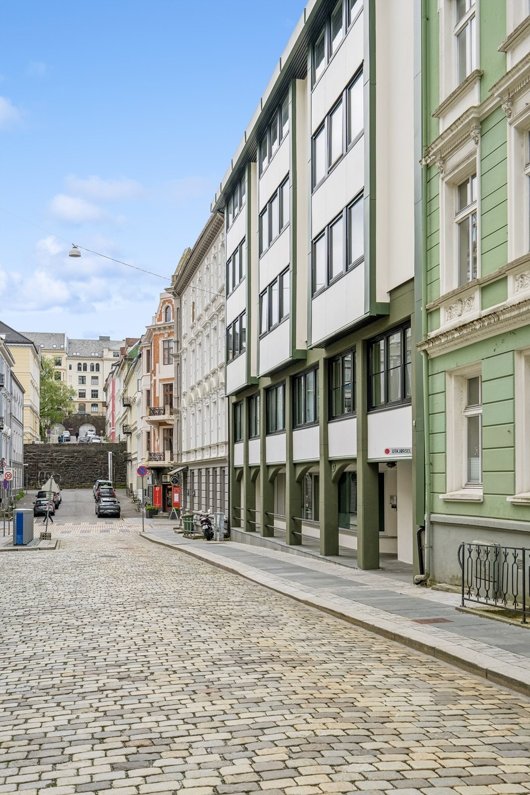 Bygget er oppført i 1987 Galleribilde