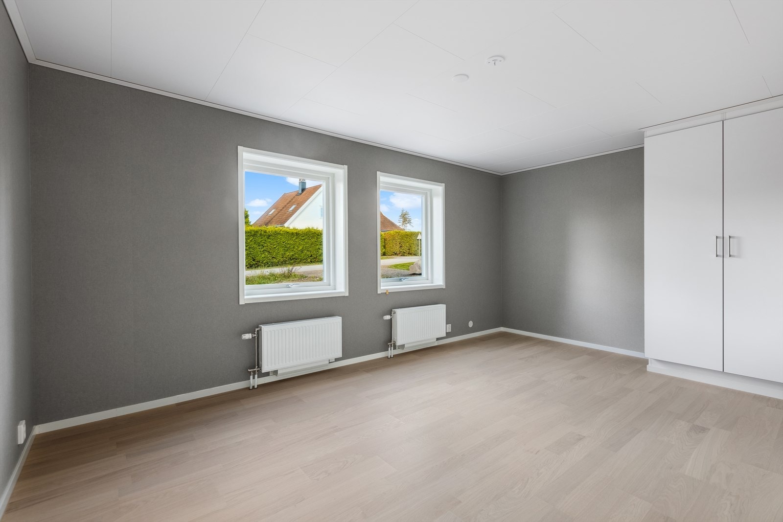 Det største soverommet er på hele 17,3kvm og kan enkelt deles til to soverom, eller en ekstra tv-stue til ungdommen. Galleribilde