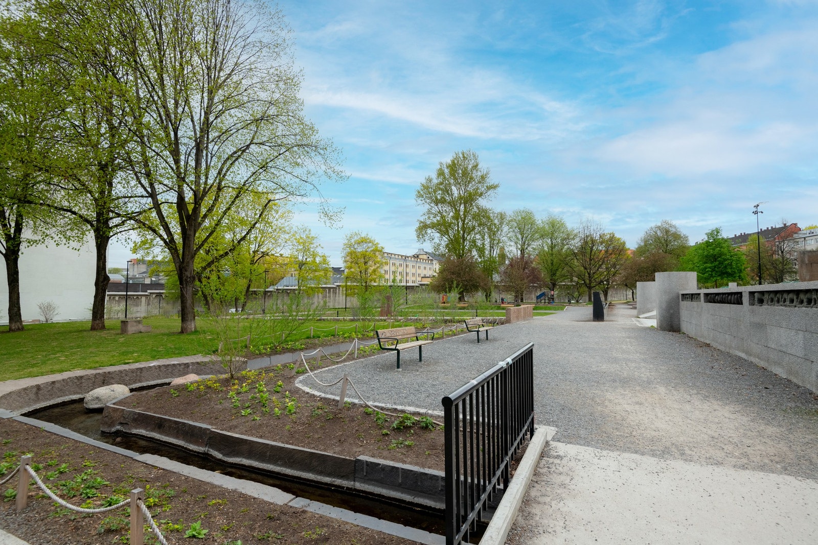 Parken er en opplevelsespark med kunst, vann og grønne områder for store og små. Galleribilde