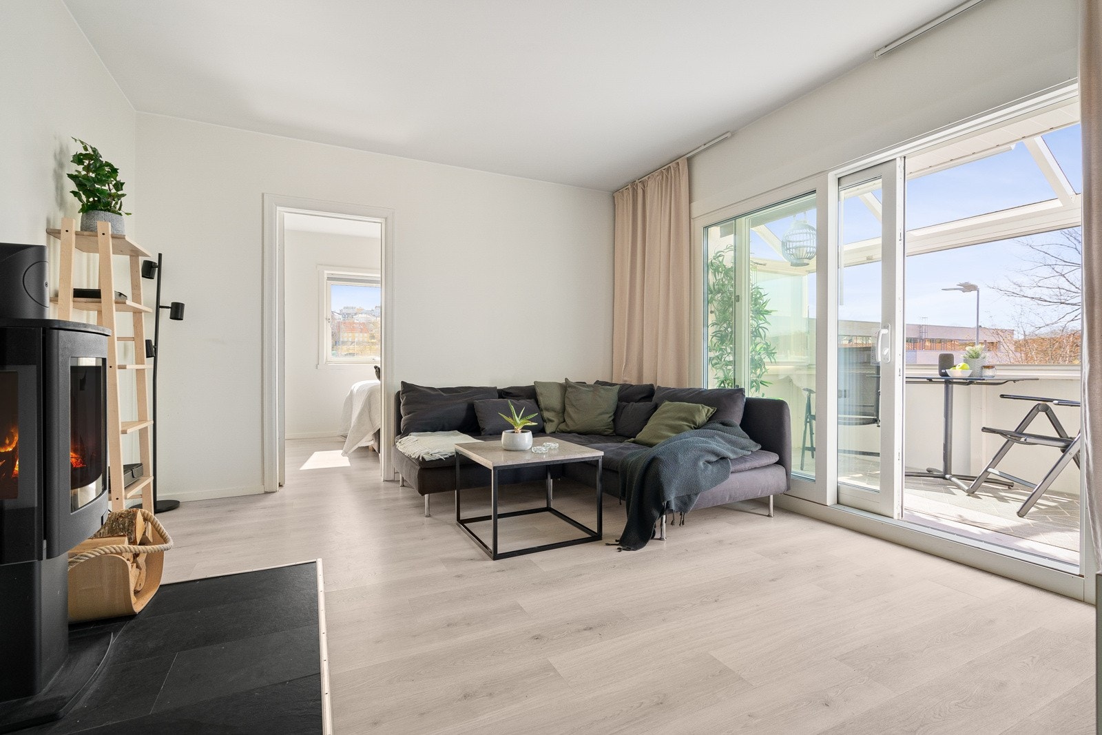 EIE eiendomsmegling ved Daniel Bruce har gleden av å presentere Stadsing Dahls gate 8 - En Lys og tiltalende 2-roms toppleilighet på Rosenborg! Galleribilde