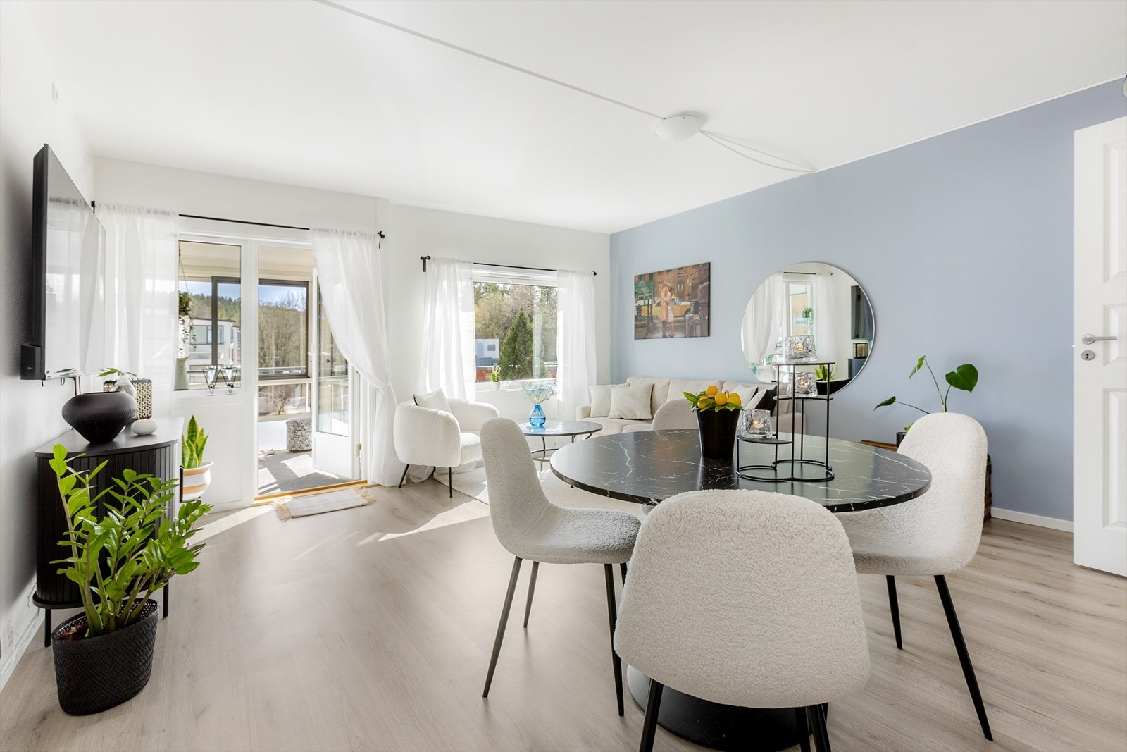 Velkommen til Lindebergåsen 64B, presentert av Kasia Ostrowska v/Eiendomsmegler 1! Galleribilde