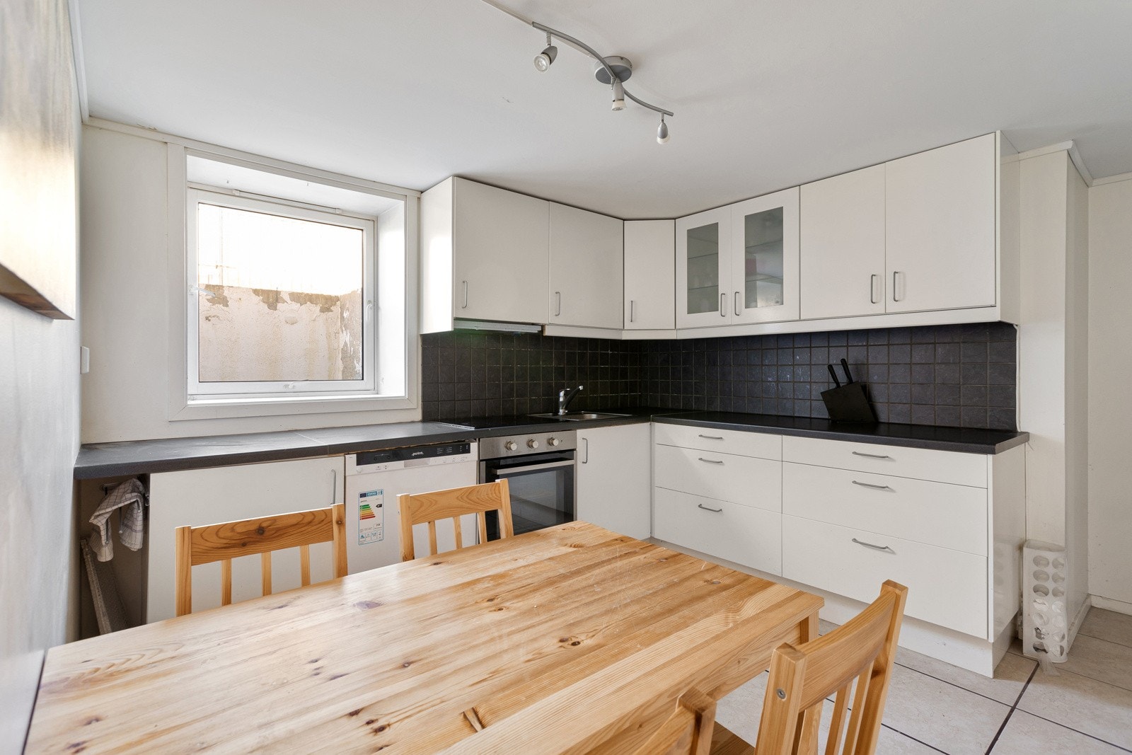 Kjøkken i kjelleretasjen. Galleribilde