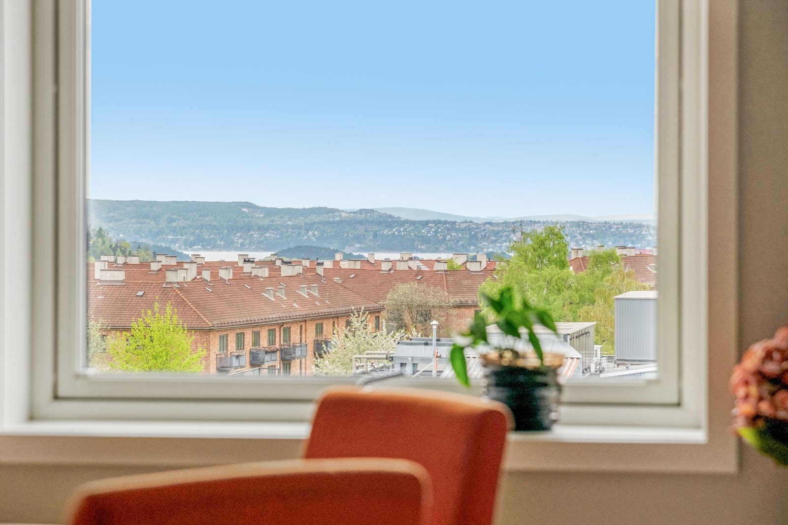 Sjøgløtt til Oslofjorden. Galleribilde