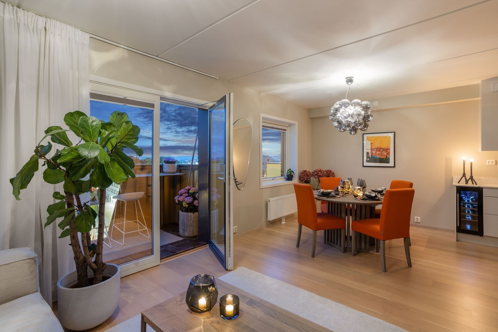 Velkommen til hyggelig visning. Hvis ikke oppsatt visning passer, ta kontakt med Kaja Fossberg (90741419) for å avtale en privatvisning! Galleribilde