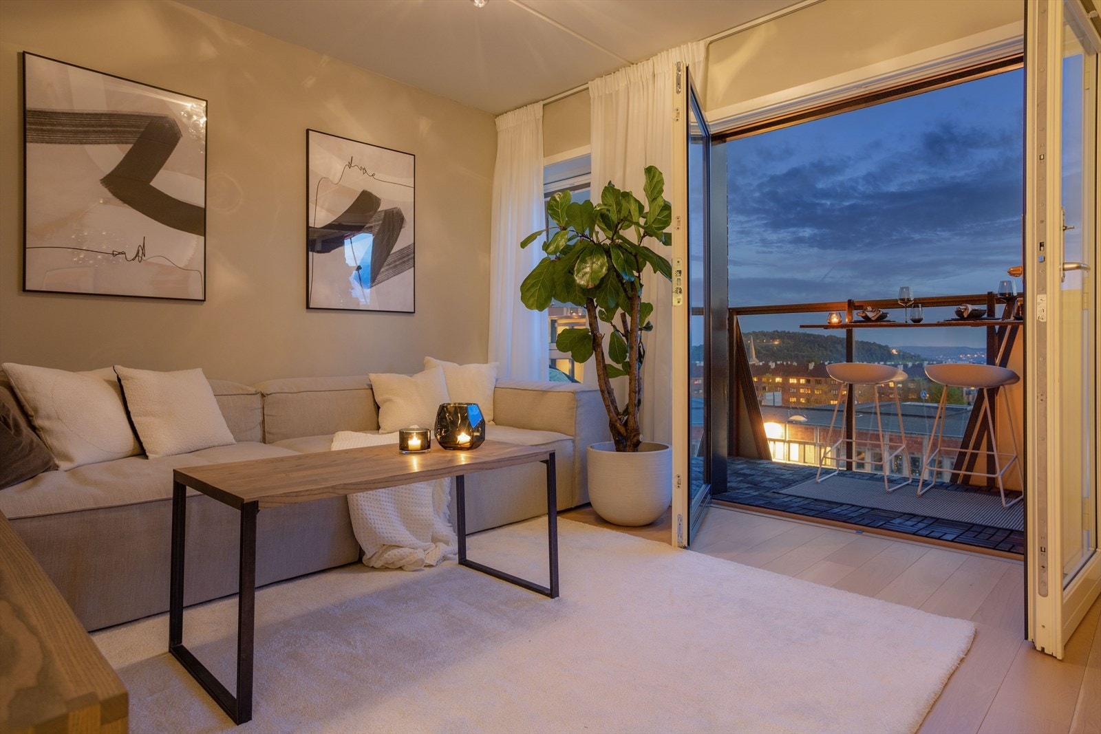 Kveldshygge. Galleribilde