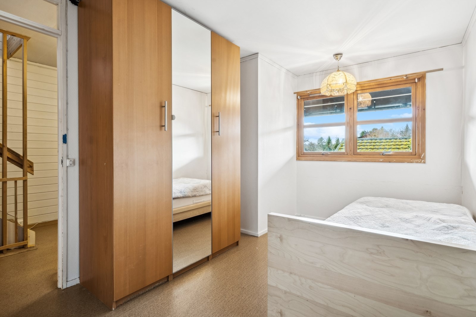 Det andre soverommet er på 11 m² og er plassert i den andre enden av etasjen. God plass til ønsket innredning. Galleribilde