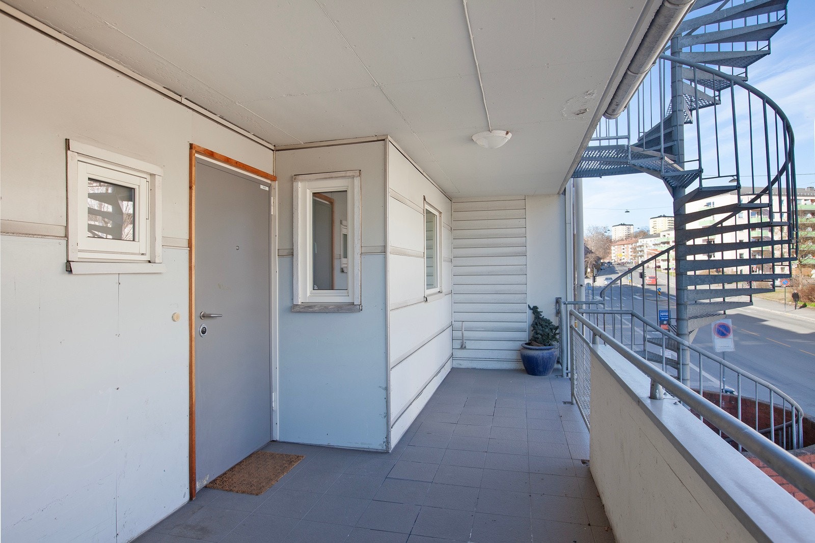 Leiligheten har adkomst via dør fra svalgang. Galleribilde