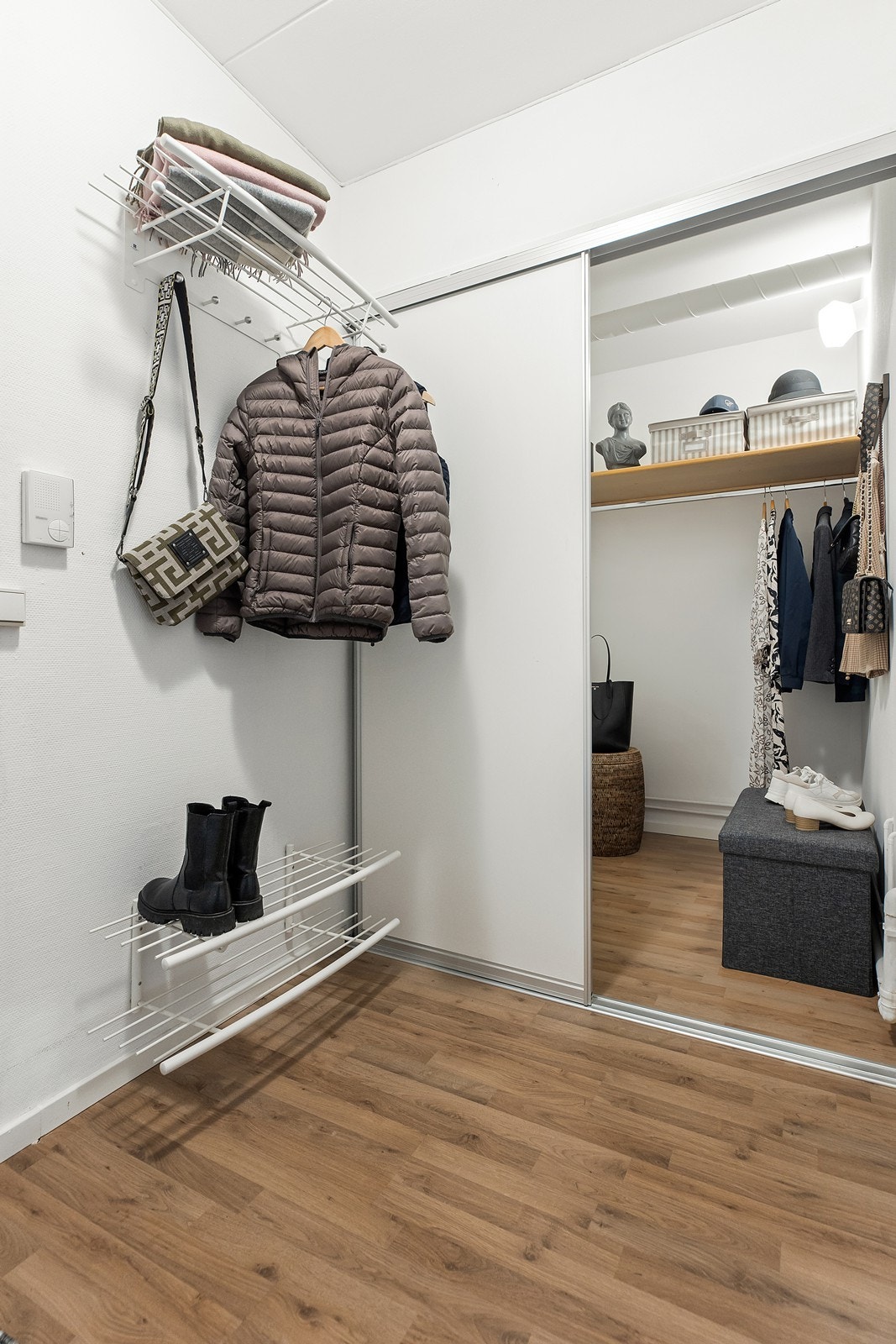 Gang/garderobe/bod Galleribilde