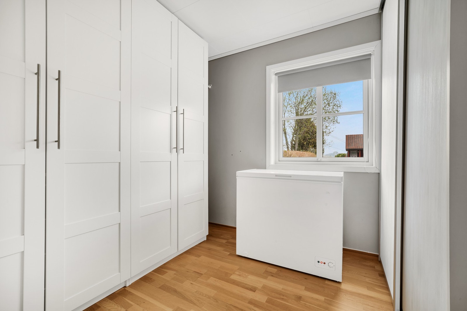 Soverom 3 (i bruk som garderoberom) - 7,2kvm Galleribilde