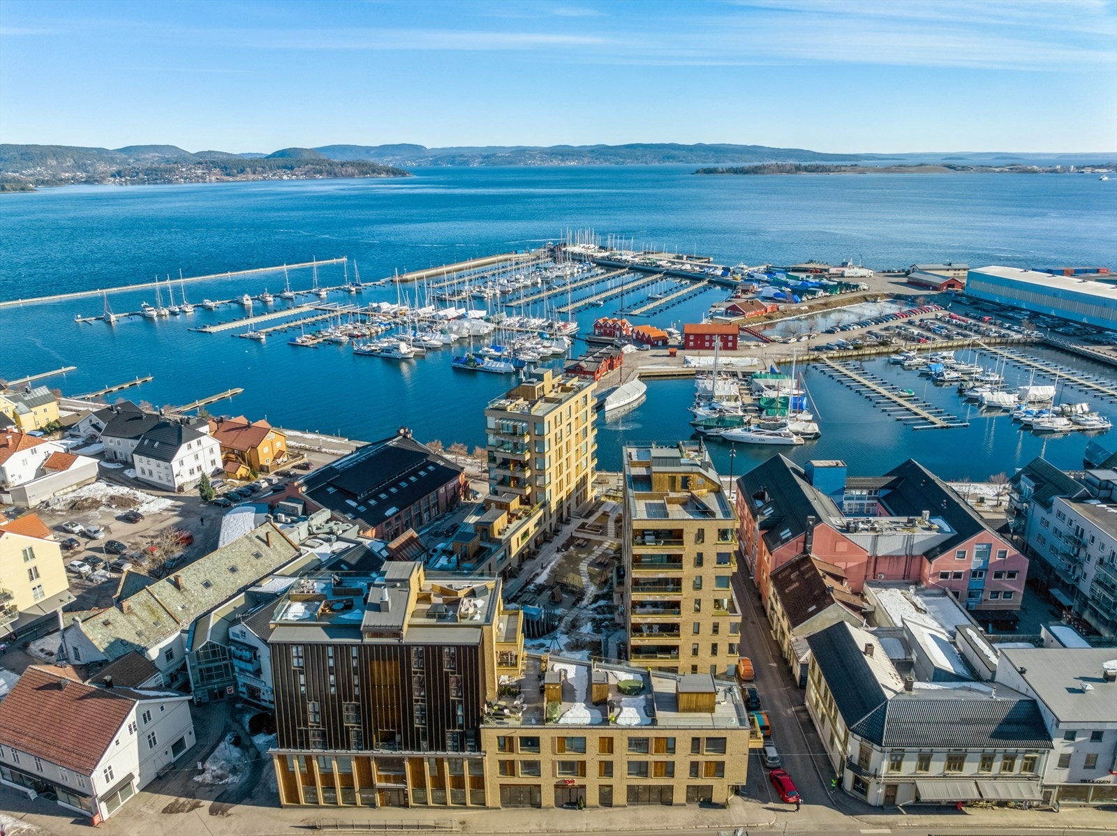 Nytt flott bygg i byens sentrum Galleribilde