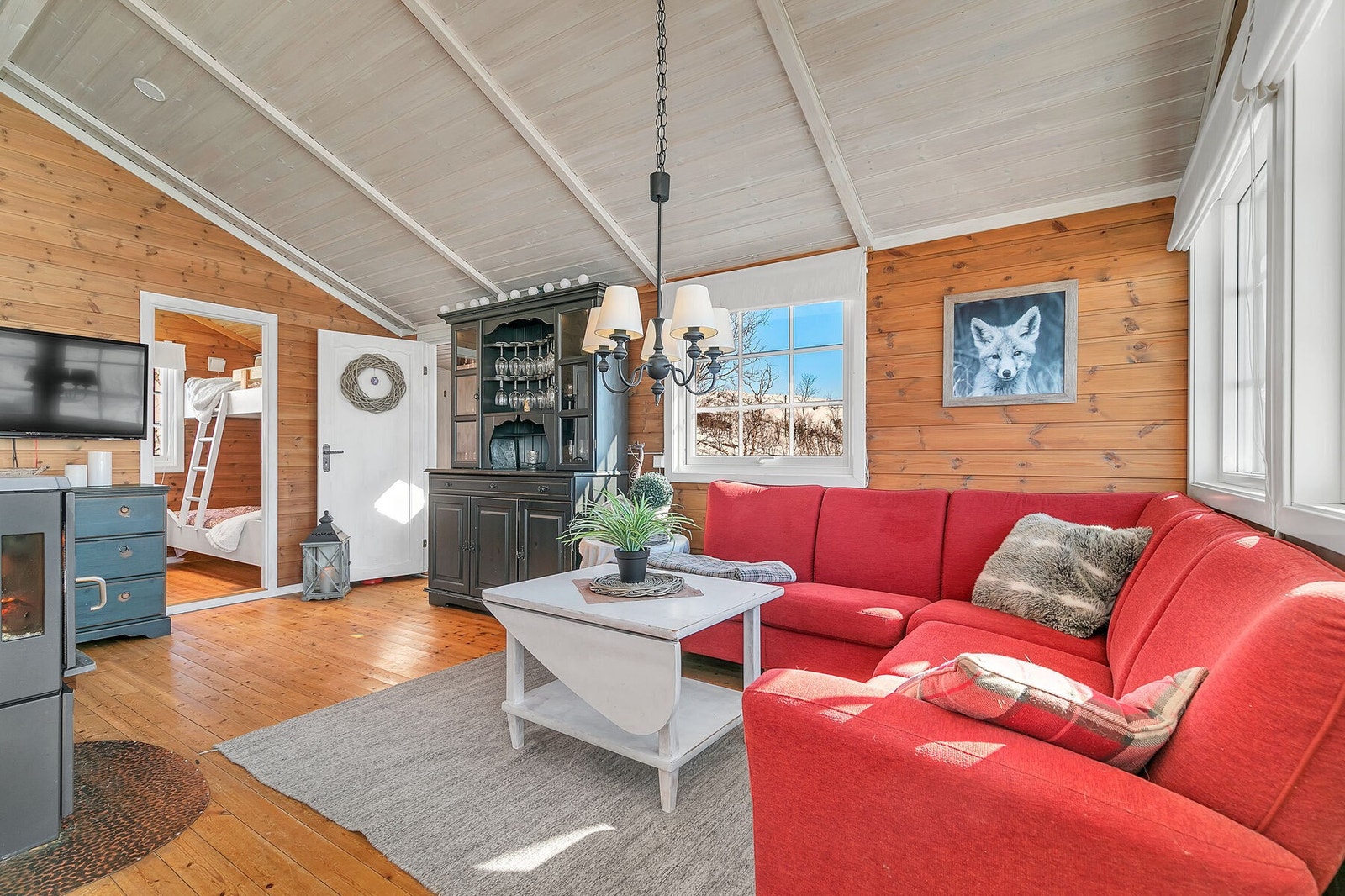 Diverse møbler og løsøre medfølger Galleribilde