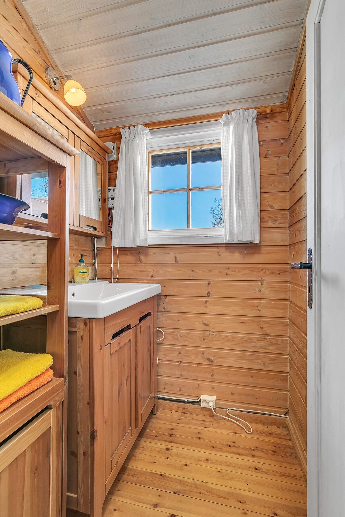 Servantrom/stellerom Galleribilde