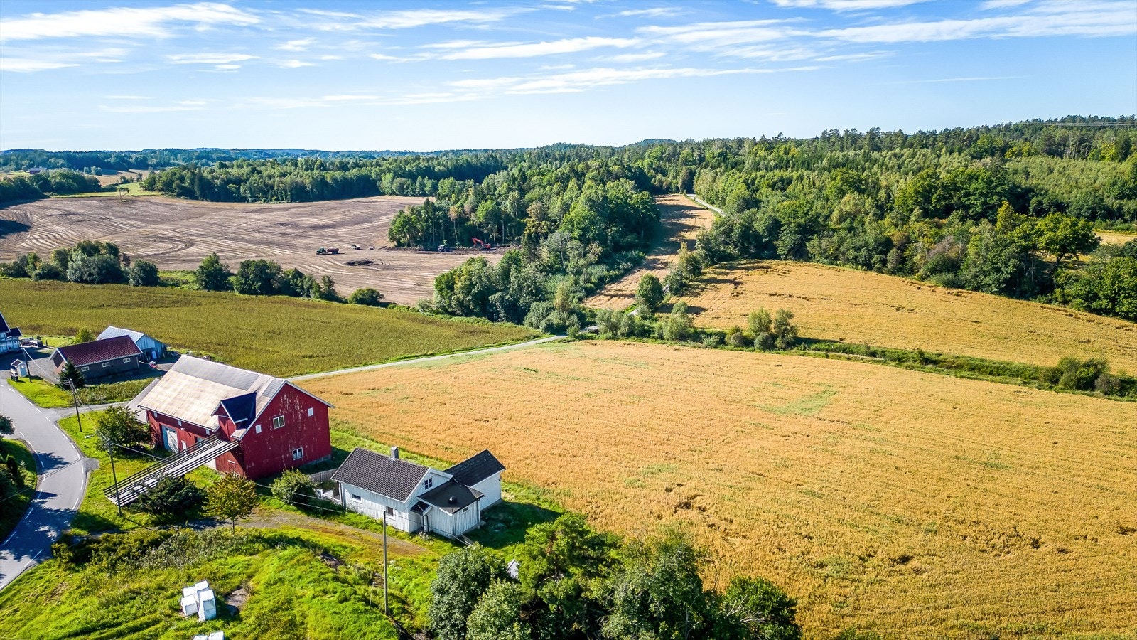 Eiendommen er opprinnelig en kårbolig, men er i dag skilt ut fra den opprinnelige gården. Galleribilde