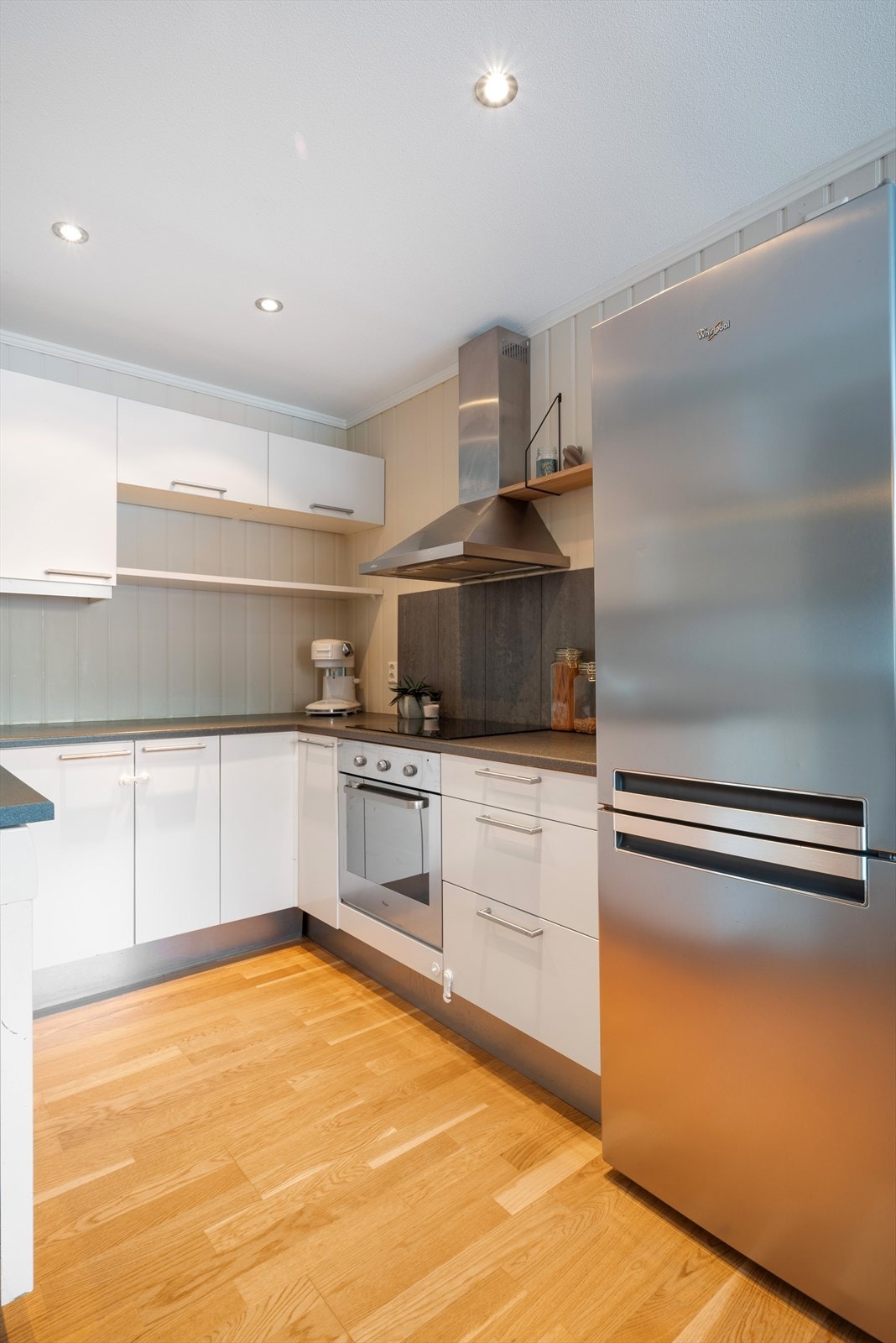 I taket finner du spotter. Galleribilde