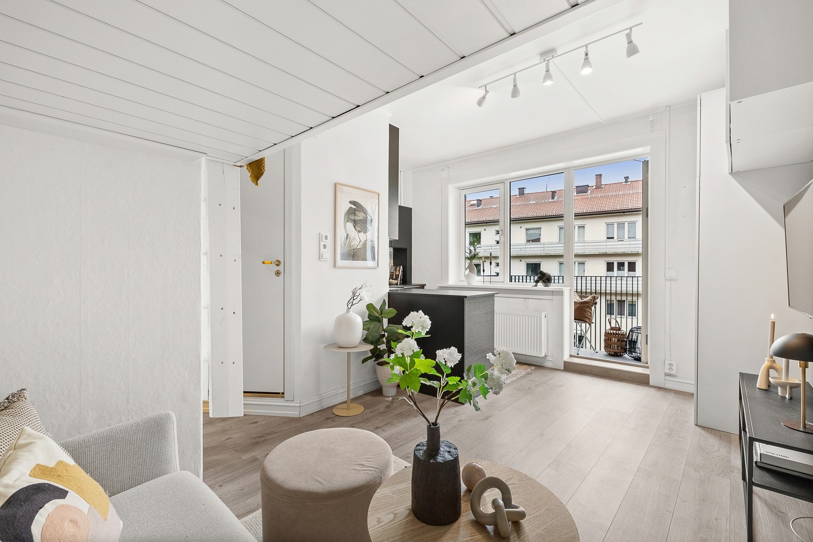 Leiligheten måler 20 kvadratmeter og har utgang til en balkong. Galleribilde