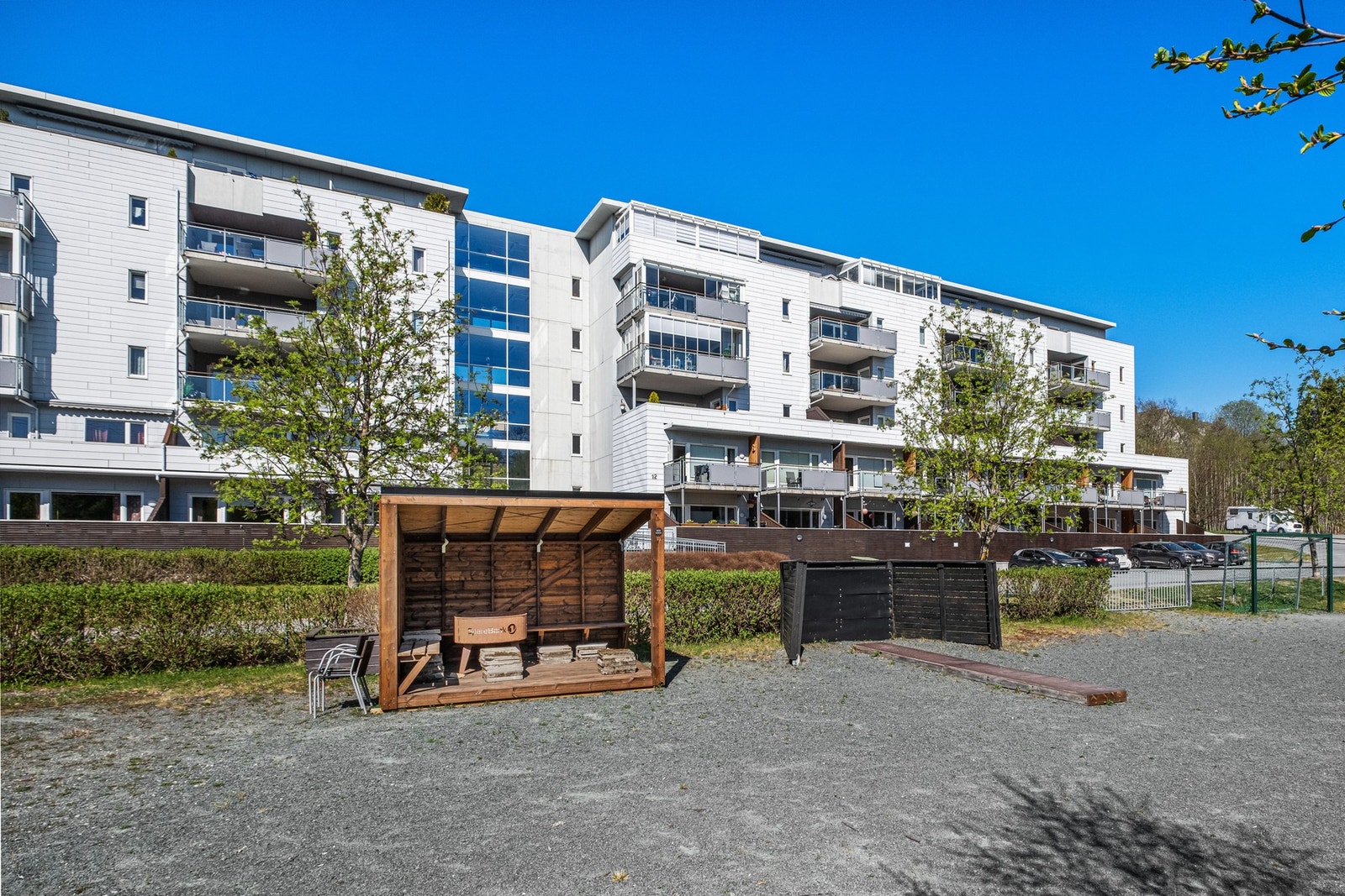 Herlig lekeplass og gapahuk for beboerne Galleribilde
