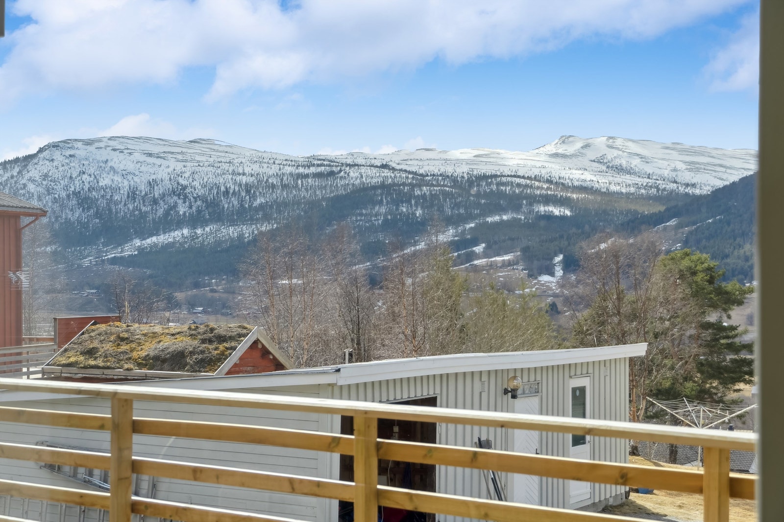 Utsikt fra stue. Galleribilde