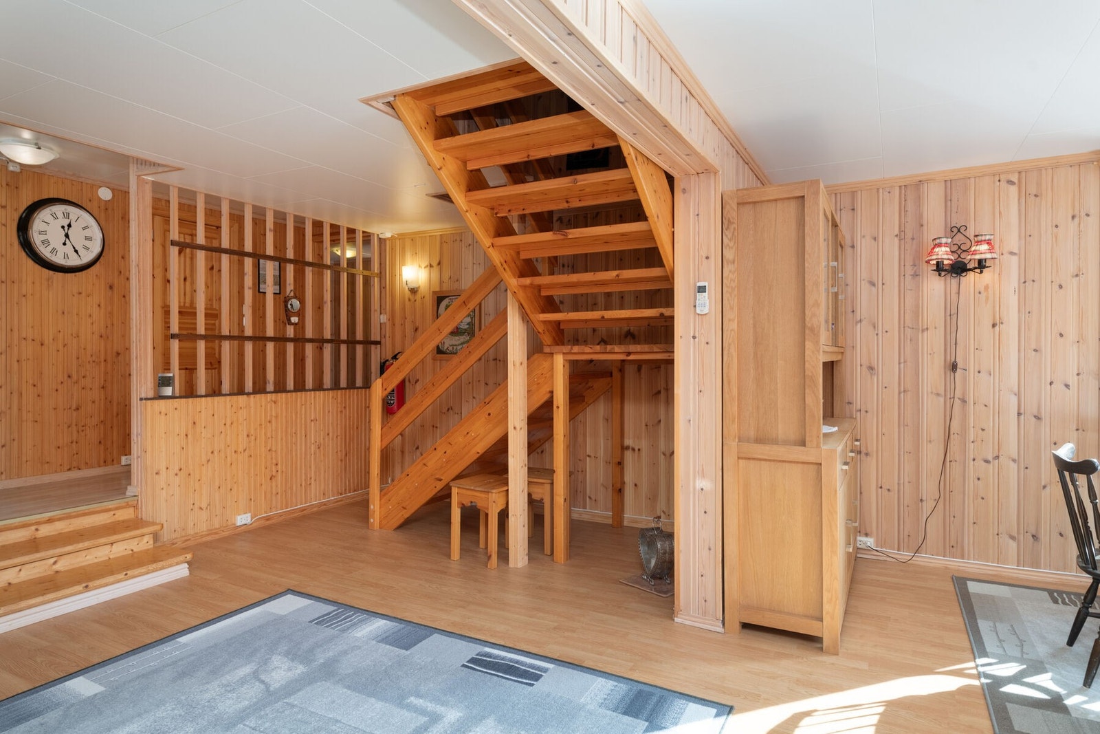 Fra stuen er det adkomst til loftsetasjen. Galleribilde