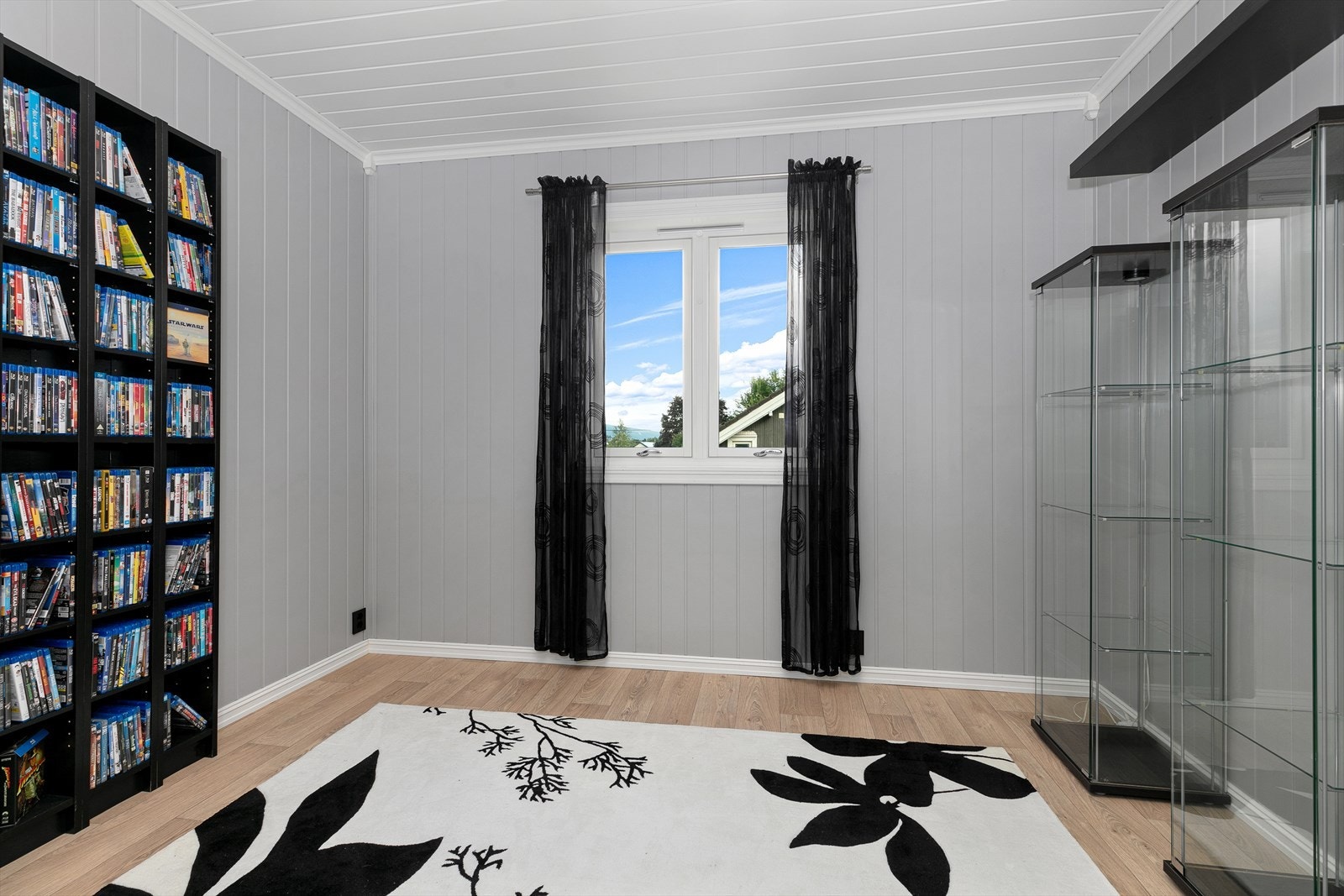 Soverom: Det er 2 soverom i den tilbygde delen. Galleribilde