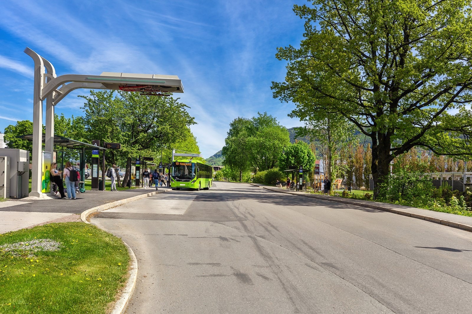 Eiendommen byr på nærhet til både buss og tog. Galleribilde