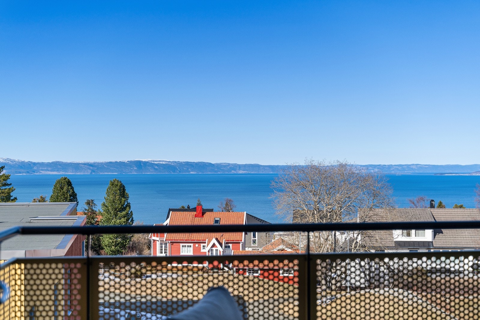 Nydelig utsikt utover Trondheimsfjorden. Galleribilde