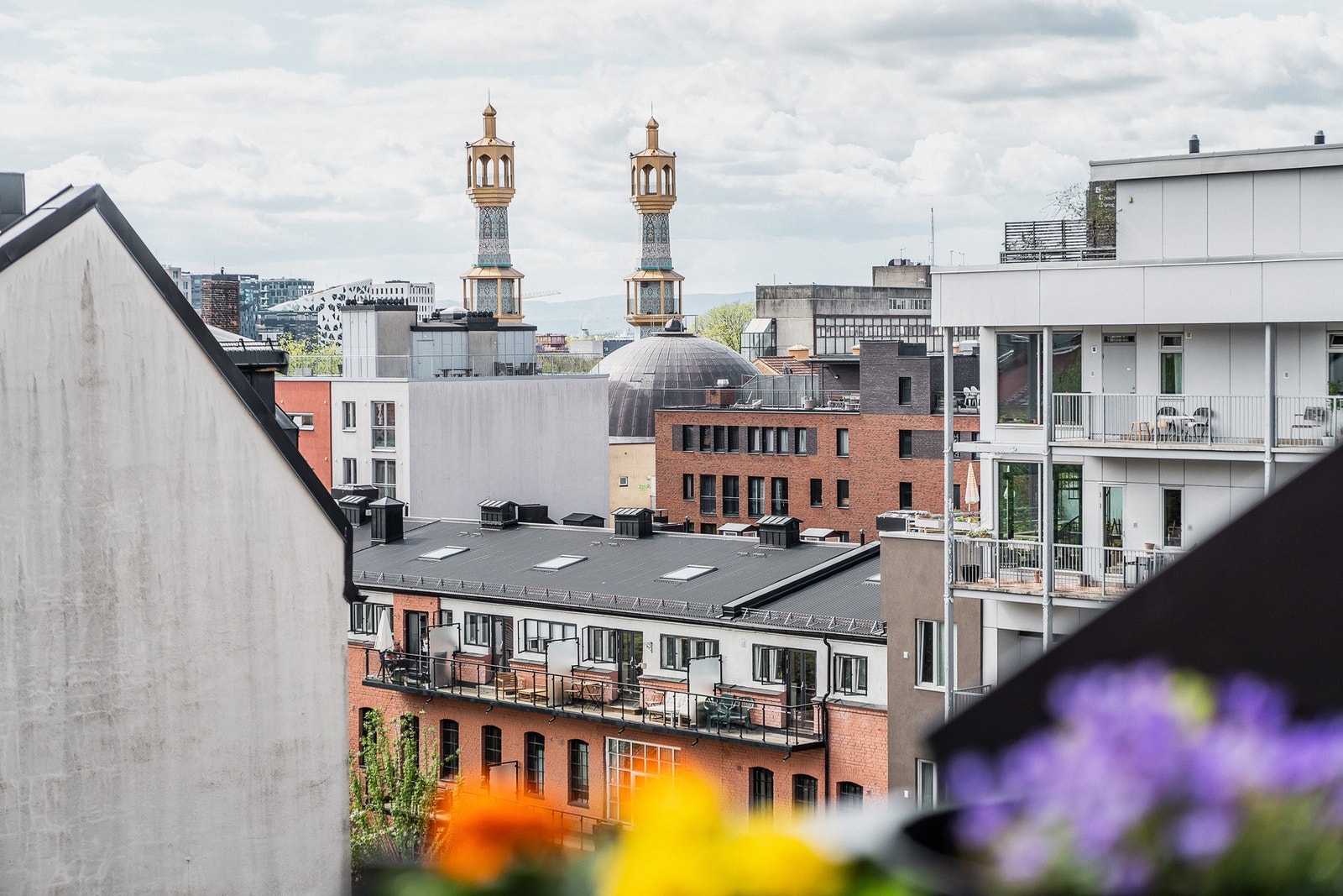 Flott utsikt over byens tak. Galleribilde