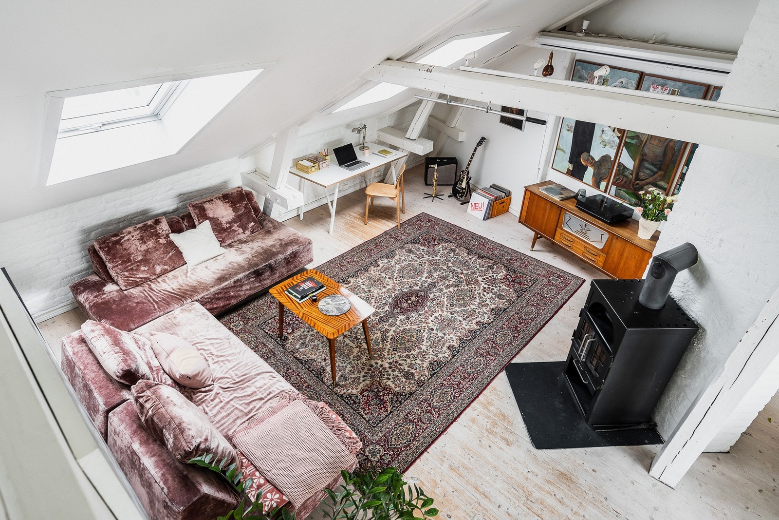 Rikelig med areal for innredning og møblering. Dette er en leilighet hvor oppholdsrommene er i fokus. Galleribilde