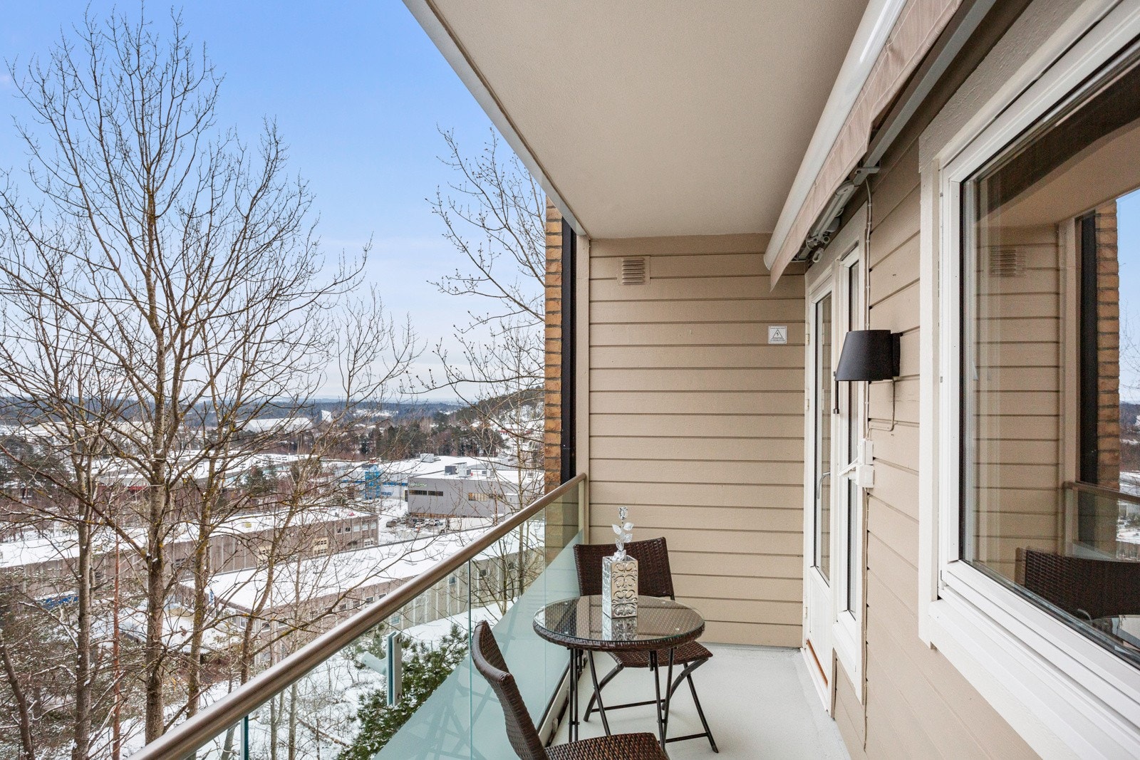 Det å ha to balkonger med tilgang til både morgensol og kveldssol er luksus. Galleribilde