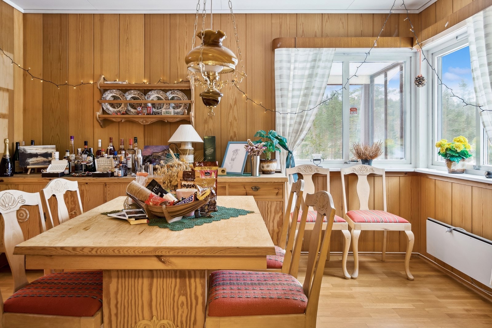 Hjørnevinduer som slipper inn godt med lys. Galleribilde