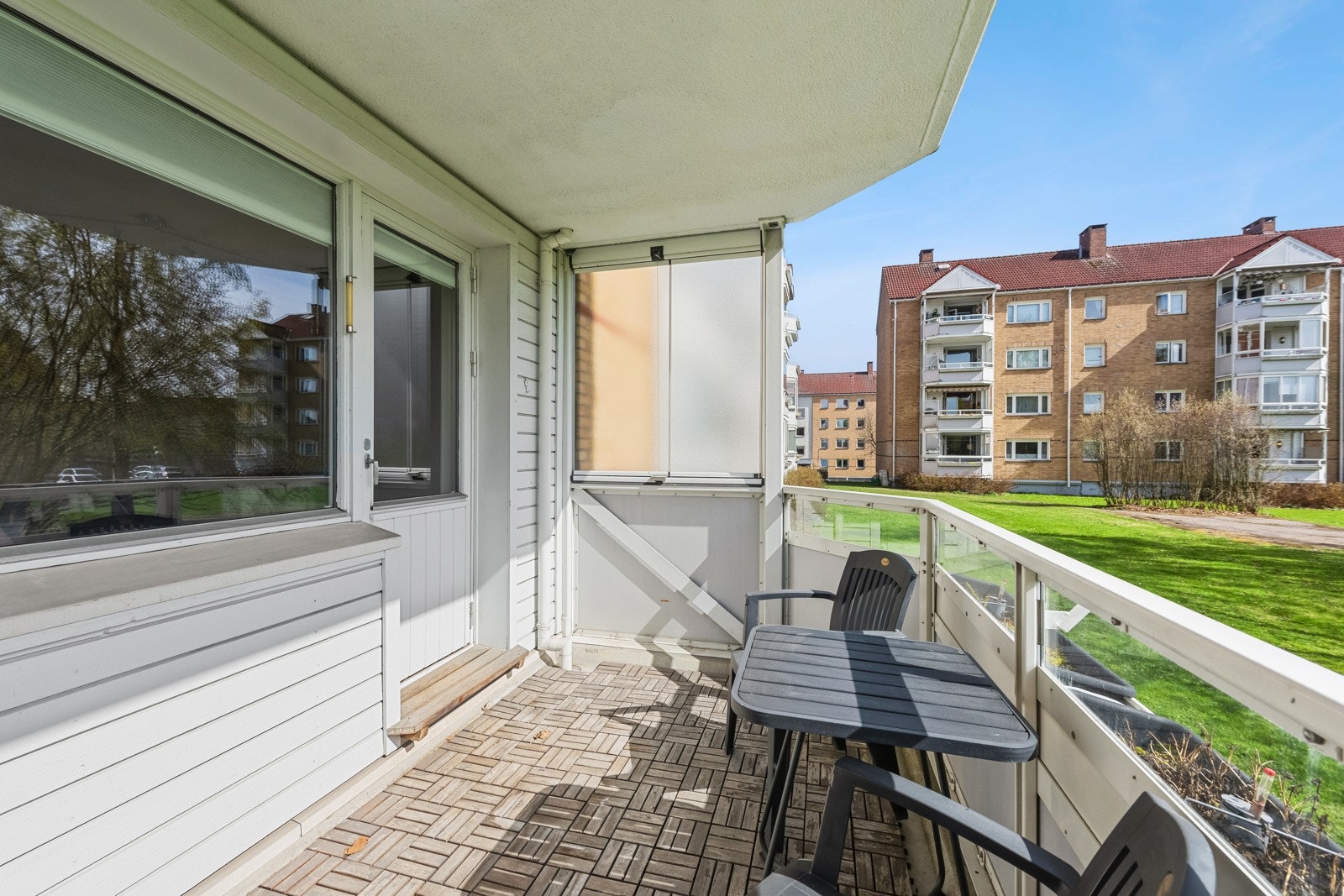 Balkong på ca 7 kvm med gode solforhold. Galleribilde