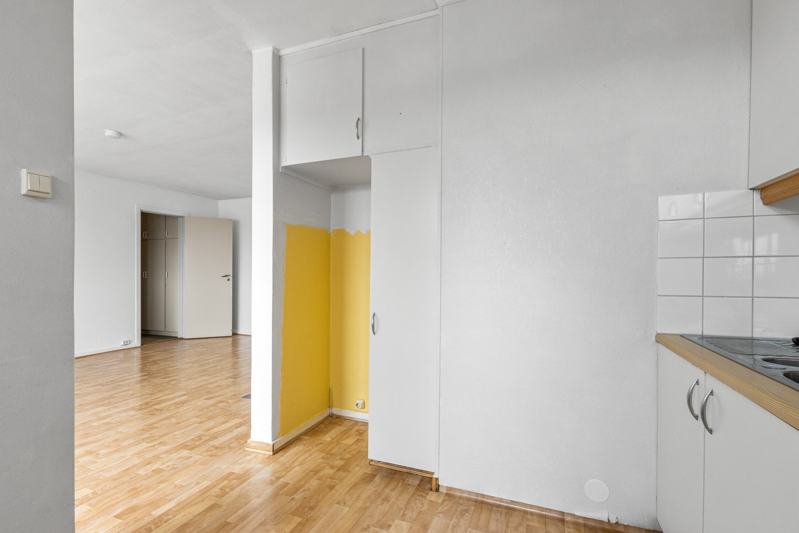 Kjøkken mot stue. Galleribilde