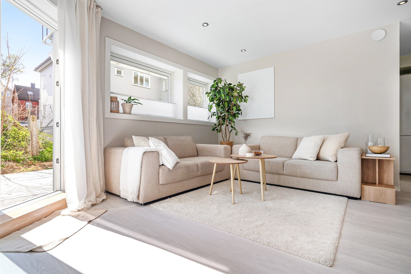 TV/Bredbånd, kommunale avgifter og vask av fellesareal er inkludert i felleskostnadene. Galleribilde