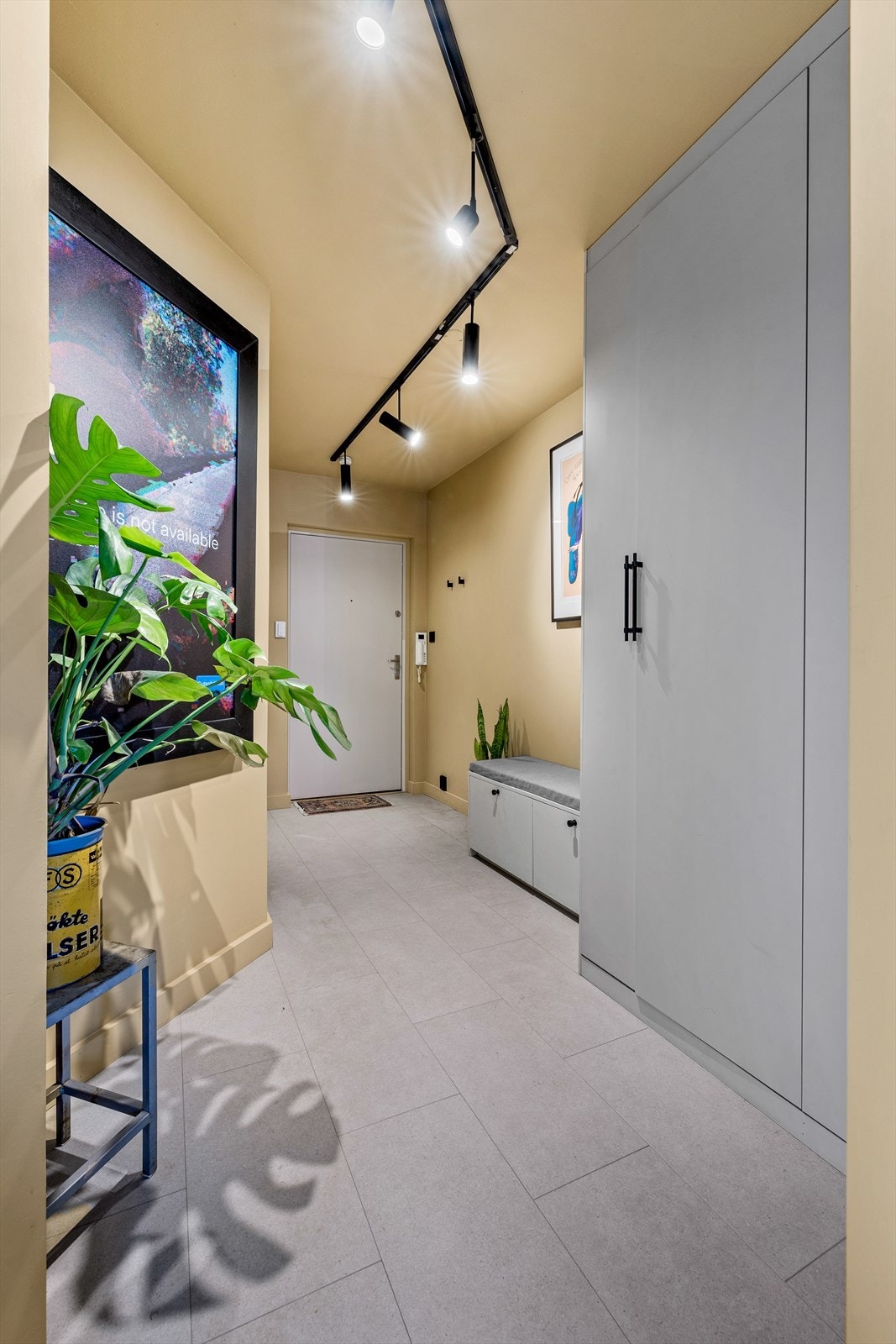 - God plass til sko og yttertøy i garderobeløsning - Galleribilde