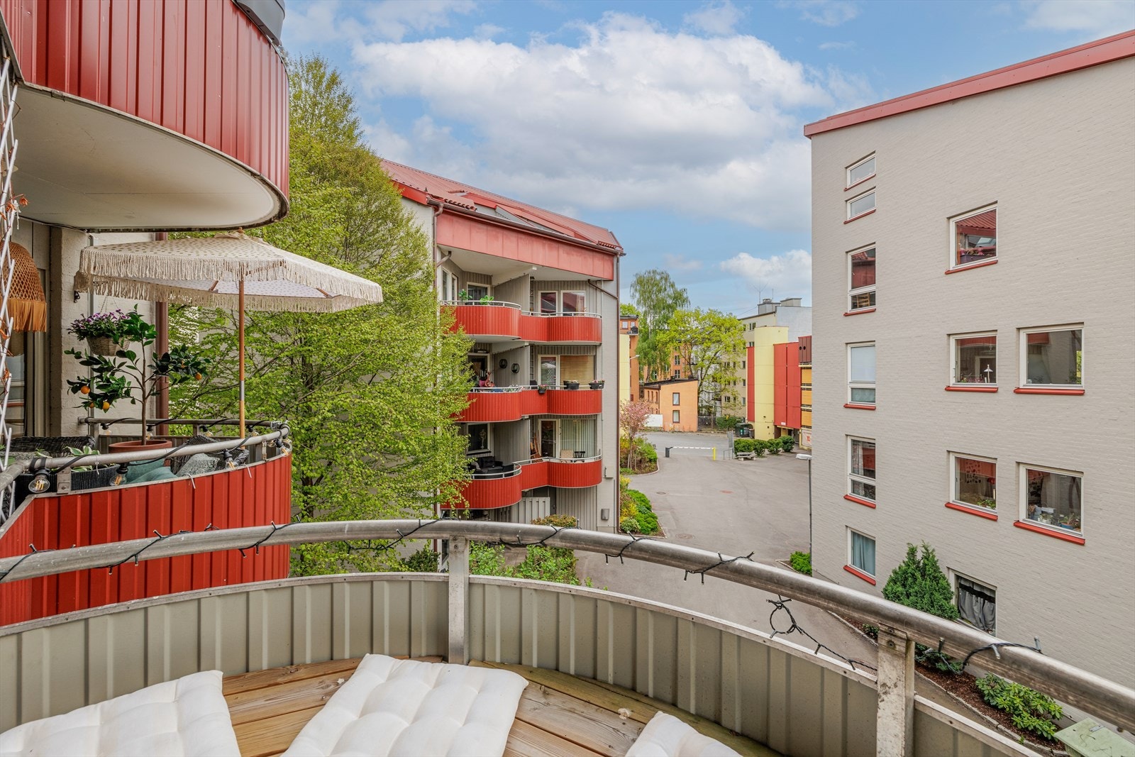 - Balkongen vender mot rolige omgivelser - Galleribilde