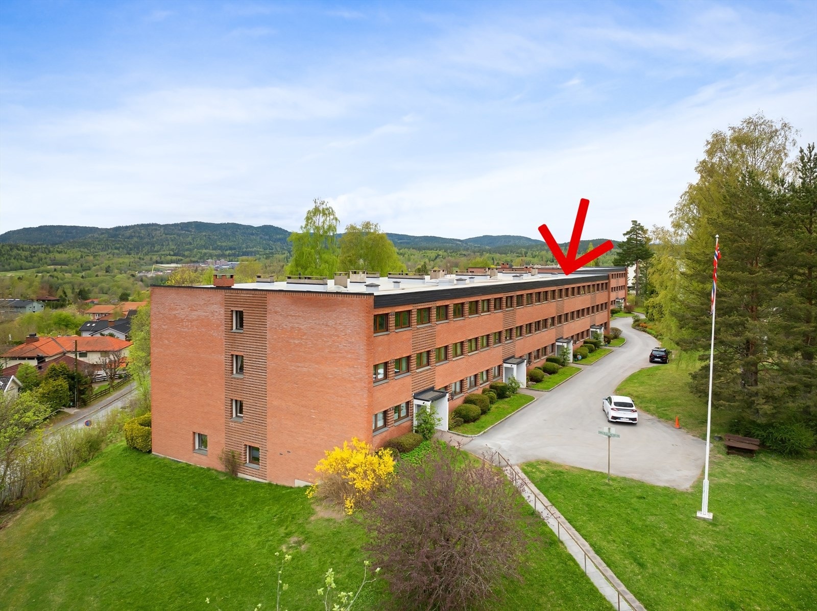 Otto Ruges vei 94 ligger i enden av meget rolig blindvei. Galleribilde