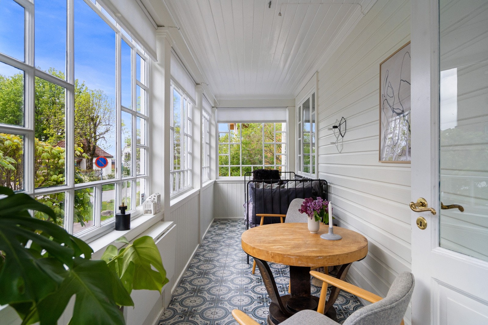 Herlig glassveranda - en yndet plass for både liten og stor Galleribilde