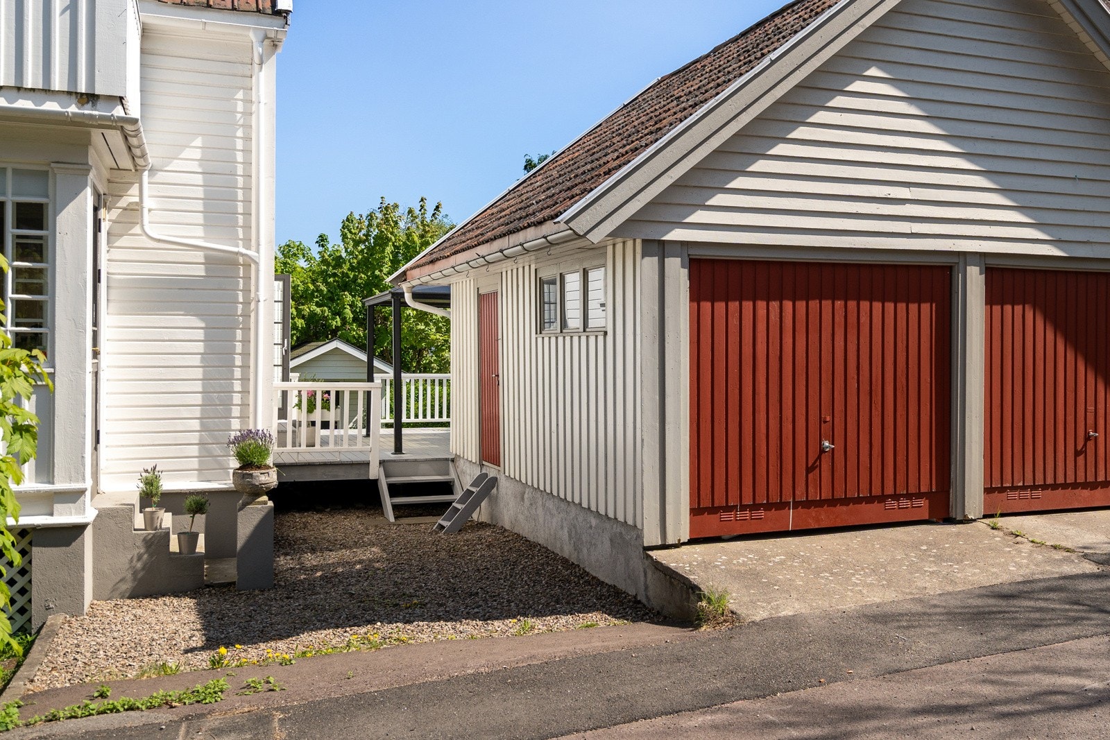 1/2-part av dobbel garasje Galleribilde