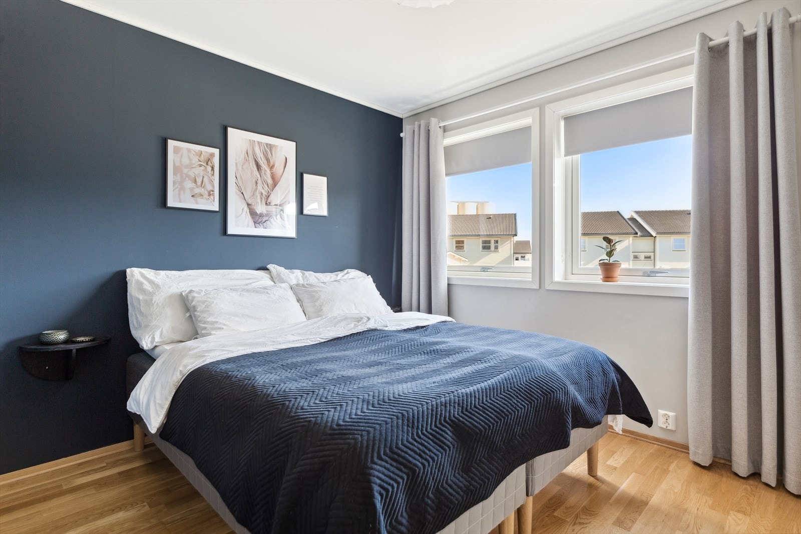 I første etasje ligger to gode soverom, begge på 9 kvm. Galleribilde