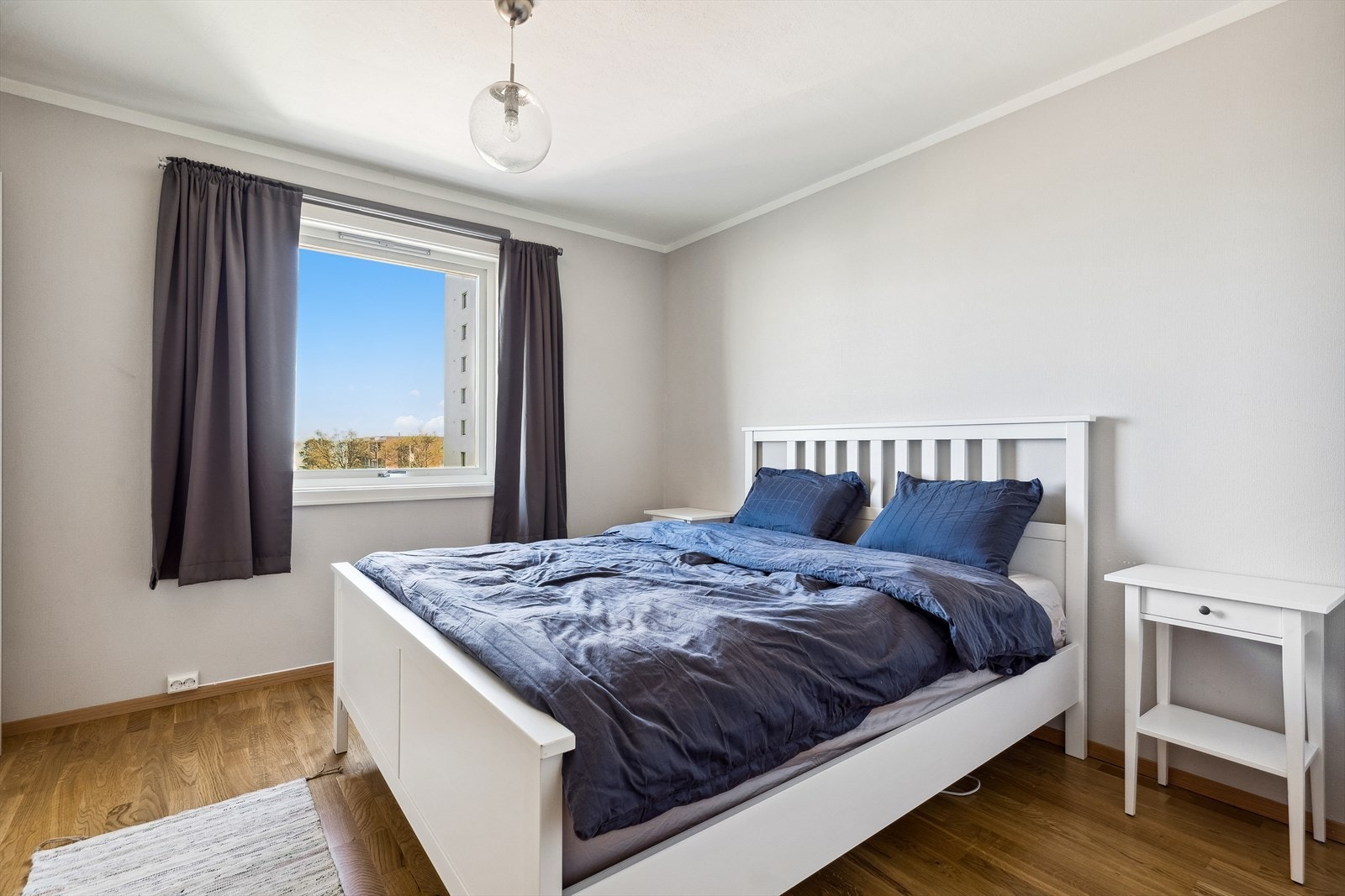 Det er to soverom i leiligheten, som ligger vegg-i-vegg. Galleribilde