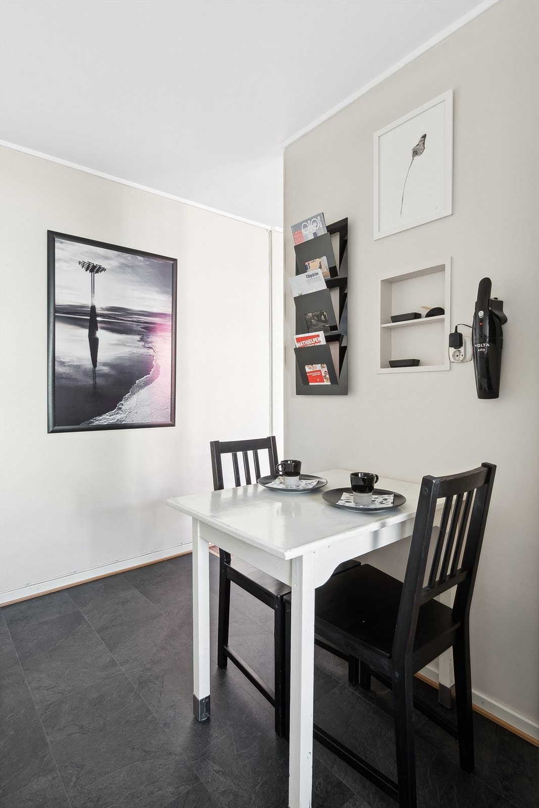 Det er også plass til en spisegruppe på kjøkkenet. Galleribilde