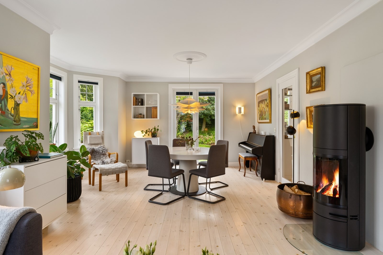 Stua er lys og luftig Galleribilde