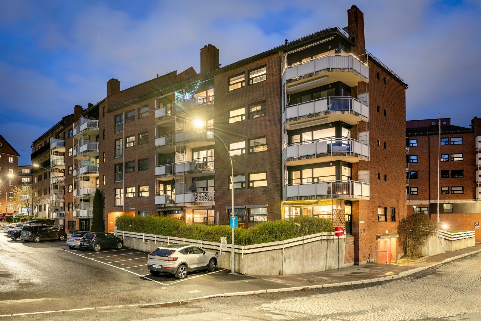 Thomas Sørlie v/Privatmegleren har gleden av å presentere Konghellegata 1! Galleribilde