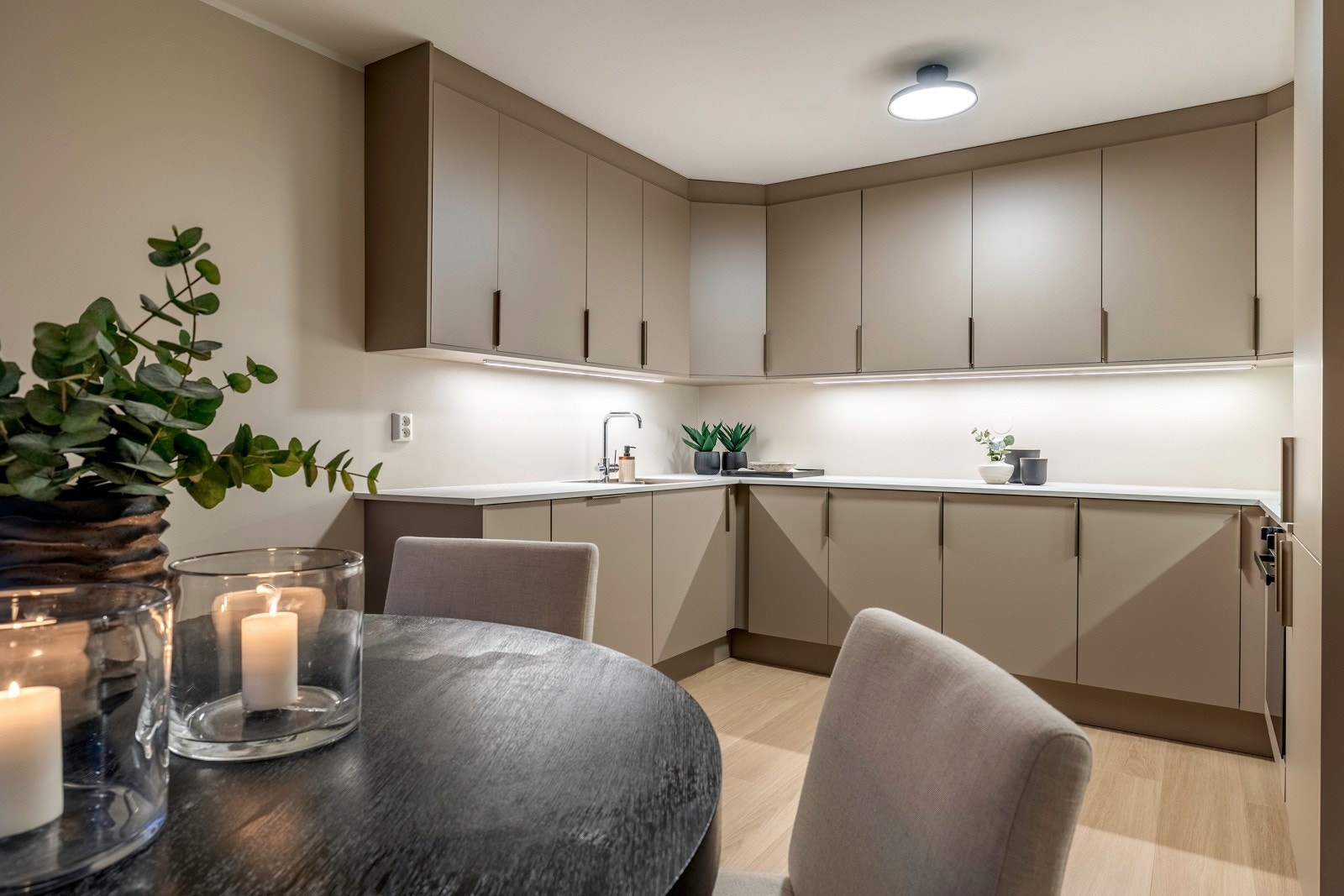 Dette er en flott 4-roms selveier, oppusset i 2024. Galleribilde