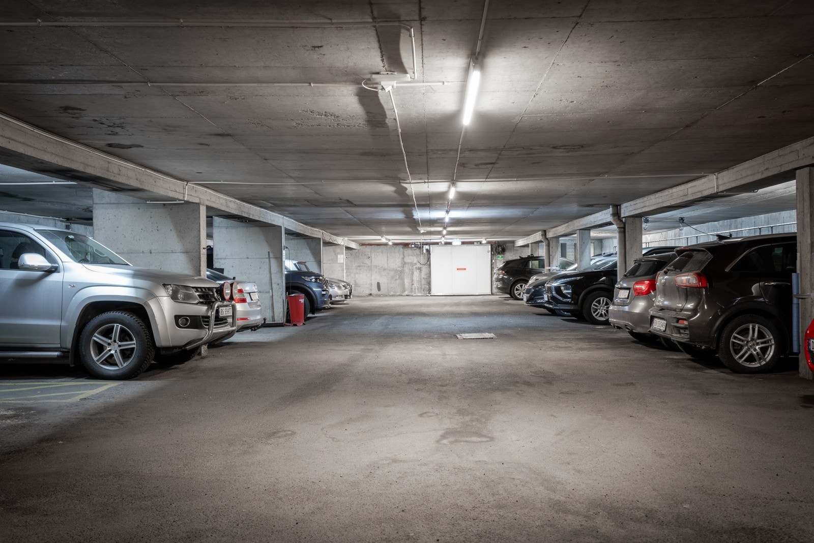 Mulighet for leie av garasjeplass til kr. 550,- per måned i tilknyttet garasjeanlegg. Alle garasjeplassene har tilgang til lader. Galleribilde
