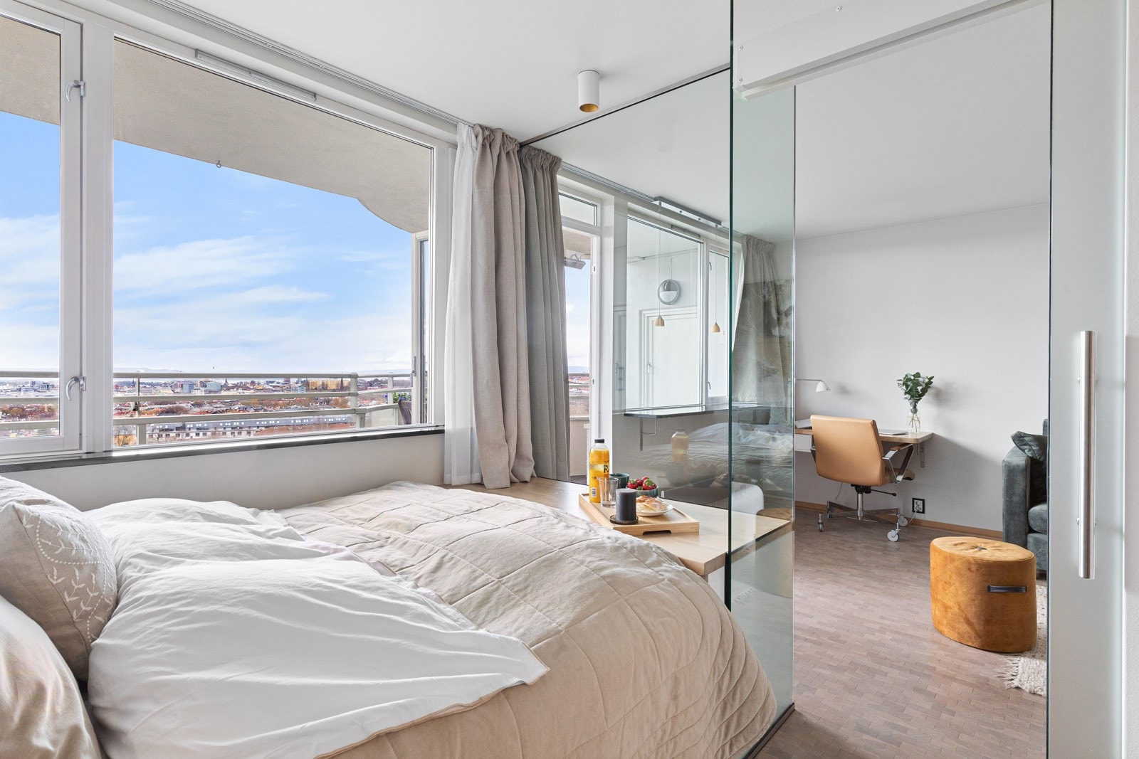 Soverommet er også et fantastisk utsiktspunkt i leiligheten! Galleribilde